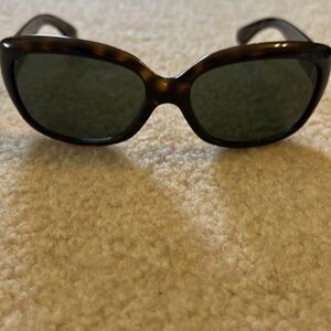 Women’s Ray Ban Jackie O sunglasses